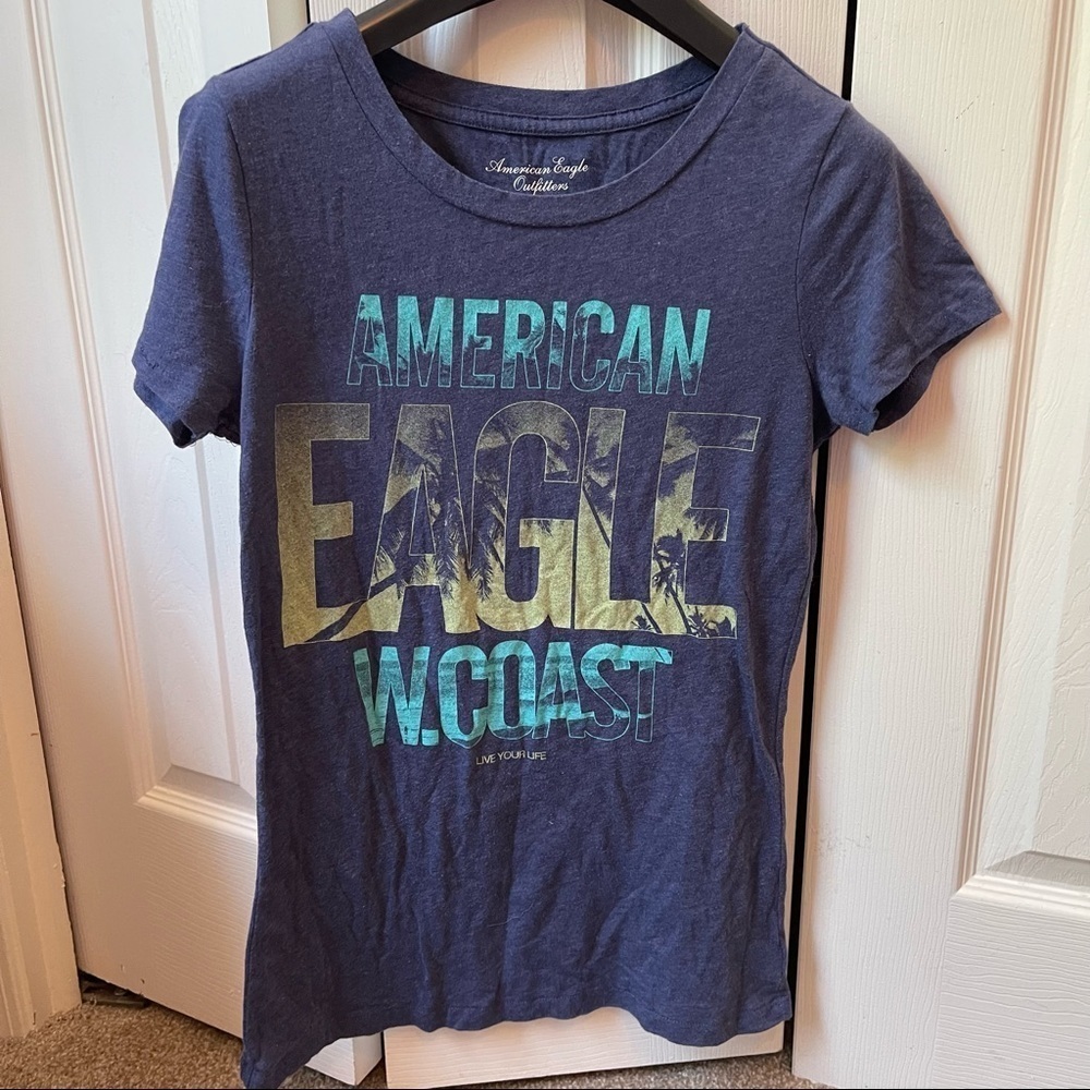 American Eagle blue tshirt